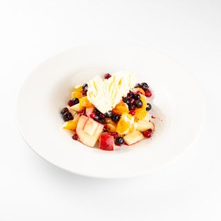 Voćna salata sa sladoledom