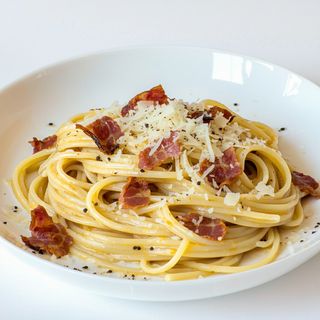 სპაგეტი "ალა კარბონარა" ნაღების გარეშე
