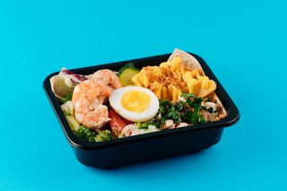 Шава боул з тировими креветками та куркою (400г)