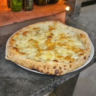 Pizza Lombardia 4 Queijos