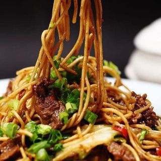 Tallarines Fritos Con Ternera