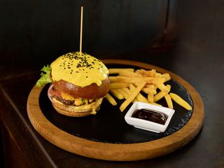 Бургер з яловичиною та свининою (270/100/30г)