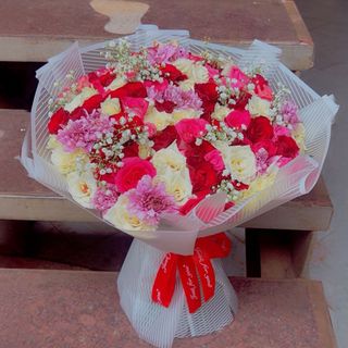 Mixed Handbouquet of 8batches of 20stems