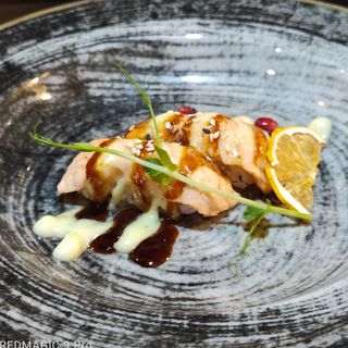 170-Nigiri salmone Flambe