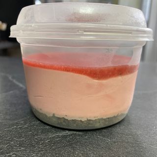 Торт з полуницею (175 грам)