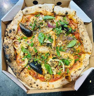 Pizza Frutti Di Mari - Large