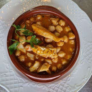 Garbanzos con bacalao 