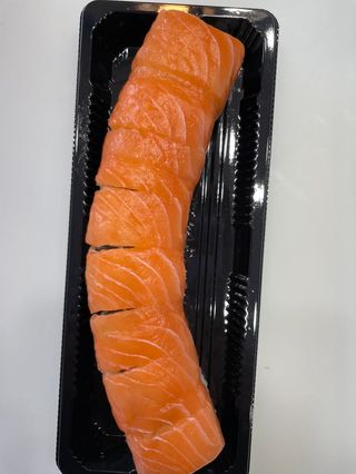 Dragon Maki Salmón (8 Pzs.)