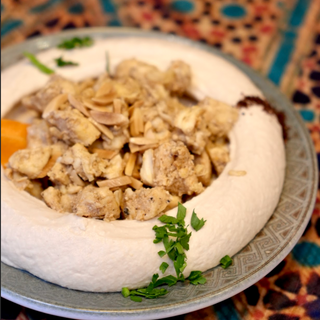 13. Hummus con pollo