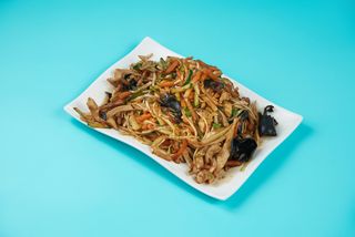 Piletina sa bambusom i kineskim pečurkama