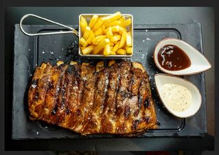 Plato De Costillas De Cerdo