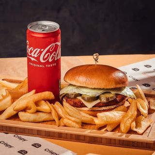 Комбо Чикън Бургер + Coca-Cola