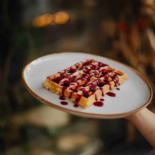 Гофра з смородиновим соусом (160г)