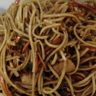 Tallarines Salteadas Con Ternera