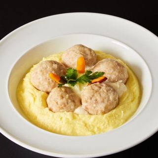 Картопляне крем-пюре з пармезаном та курячими фрикадельками