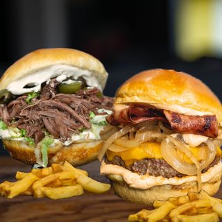 04.Smoky Bacon + Butcher Burger + 2х Картофки + 2х безалкохолно