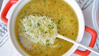 SUPA DE PUI CU TAITEI