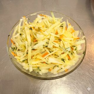 ახალი კომბოსტოს სალათი