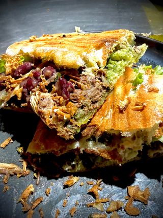 КУБИНСКИ САНДВИЧ Поркето