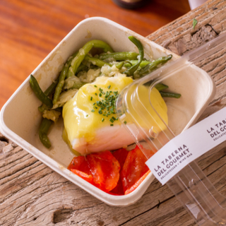  Bacalao Con Salsa De Tomate Y Pimientos (Ración)