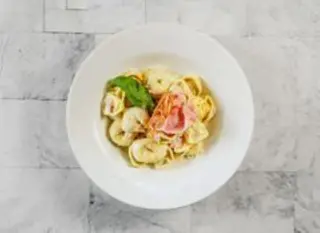 Tortellini panna e prosciutto