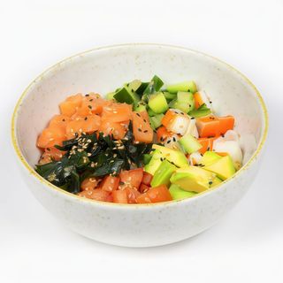 Poke de salmón