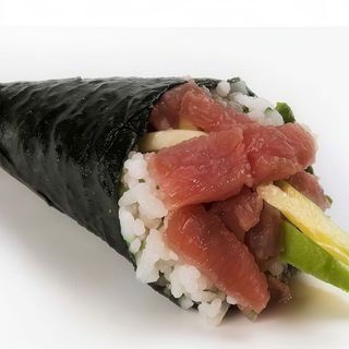 T6 temaki de atún rojo Almadraba con aguacate(1uds)