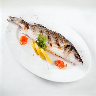 Лаврак на скара