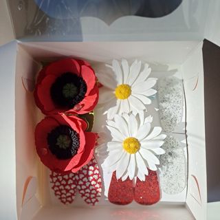 Набір заколок з квітами