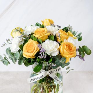 Miel d'or - Rosa Amarilla con Clavel Blanco