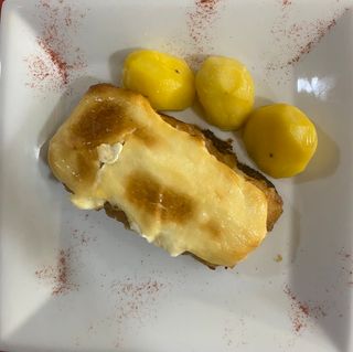 Bacalao gratinado (ración)