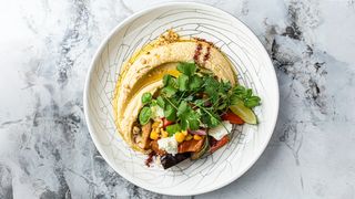 Хумус с запечёнными овощами и грибами