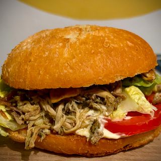 Hamburguesa de Pulled Chicken 