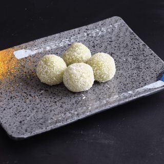 127.Trufas de té verde y coco rallado (4uds.)
