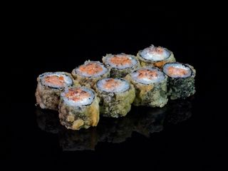 Hosomaki w tempurze z łososiem pieczonym 8 szt.