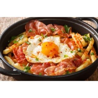 Huevos Rotos Con Patatas Y Jamón (Ración)