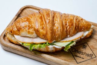 Круассан с индейкой