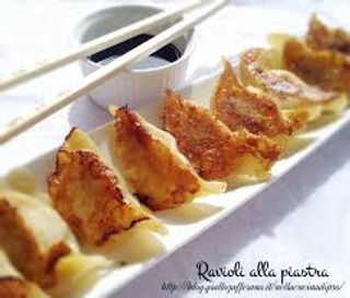 23. 6 Pezzi ravioli al piastra