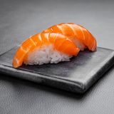 სუში ორაგულით