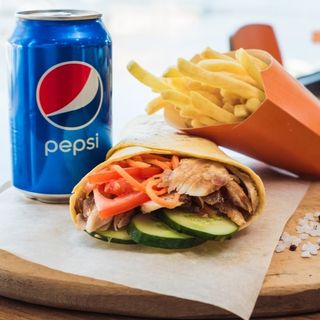 Rolo +pepsi 0,33+ frytki