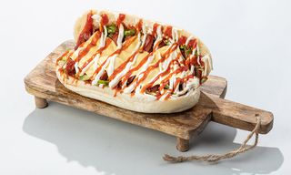 მექსიკური ჰოთ-დოგი ლორით პურში