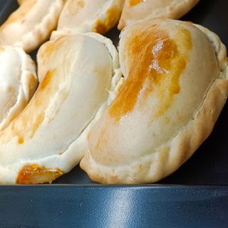 Empanada de Ají de Gallina