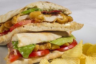 Sendvič sa pohovanom piletinom 150gr