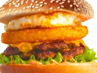 Egg burger + patatine fritte + bibita a scelta