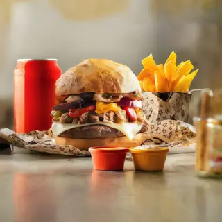 Hamburguesa Premium Habana Gangster Con Patatas Caseras Y Bebida