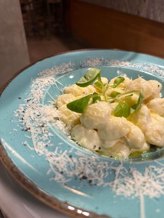 Gnocchi al sugo di formaggio
