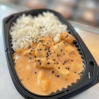 Pollo al kimchi con arroz