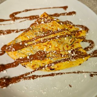 Палачинка с ванилов крем и сладко от боровинки(1бр)