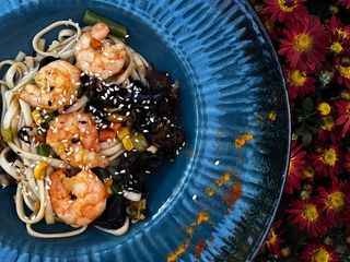 Китайська локшина з морепродуктами (300g)