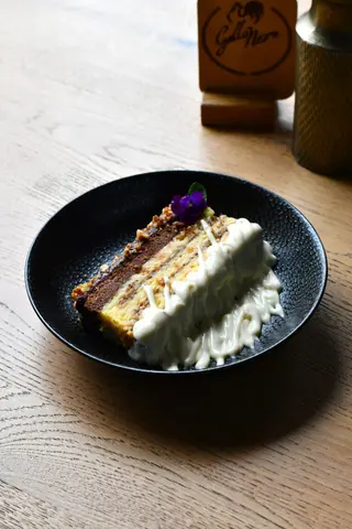 Prajitura cu nuca caramelizata